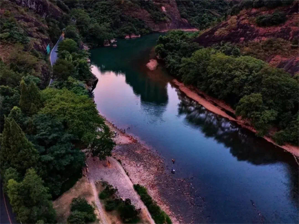 黄色土楼多少一包？黄盒土楼香烟