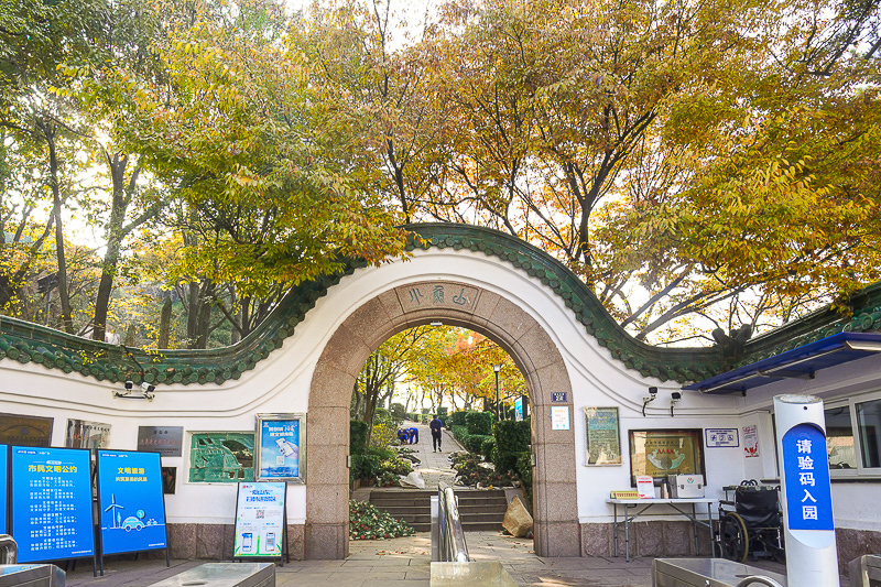 客家土楼多少年不坏，客家土楼为生泥土制造,为何雨水百年淋不坏呢