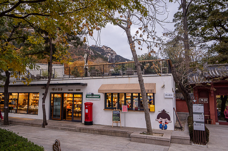 中山客家土楼订餐电话 中山客家土楼景区的参观指南是什么