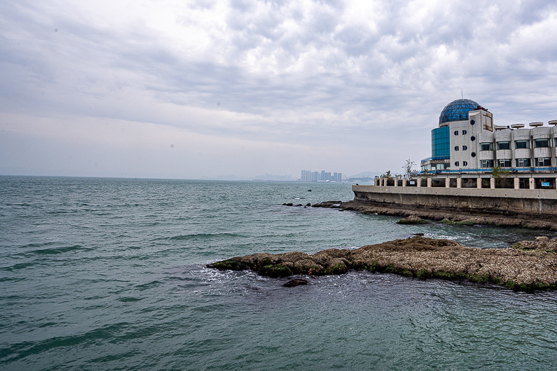 青岛即墨海湾旅游景点(青岛即墨海湾旅游景点有哪些)